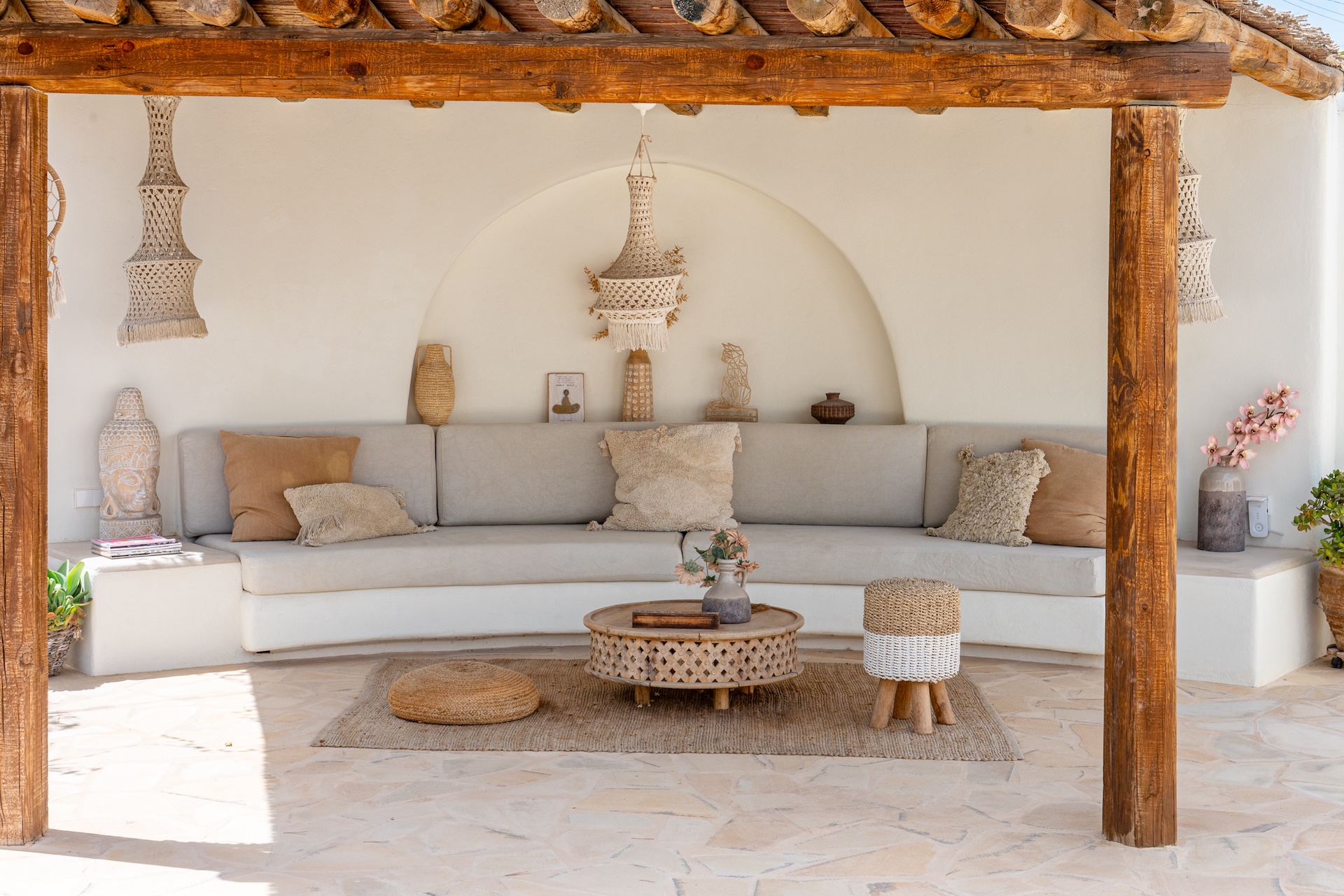 Resa Estates port des Torrent sale koop finca Ibiza lounge.jpg